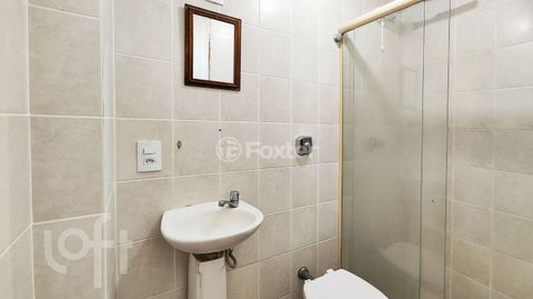 Image 6 - 872698