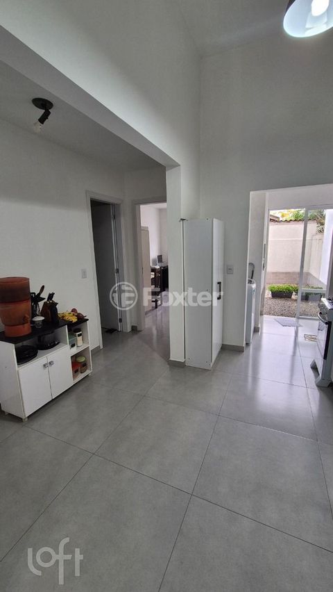 Image 4 - 872702