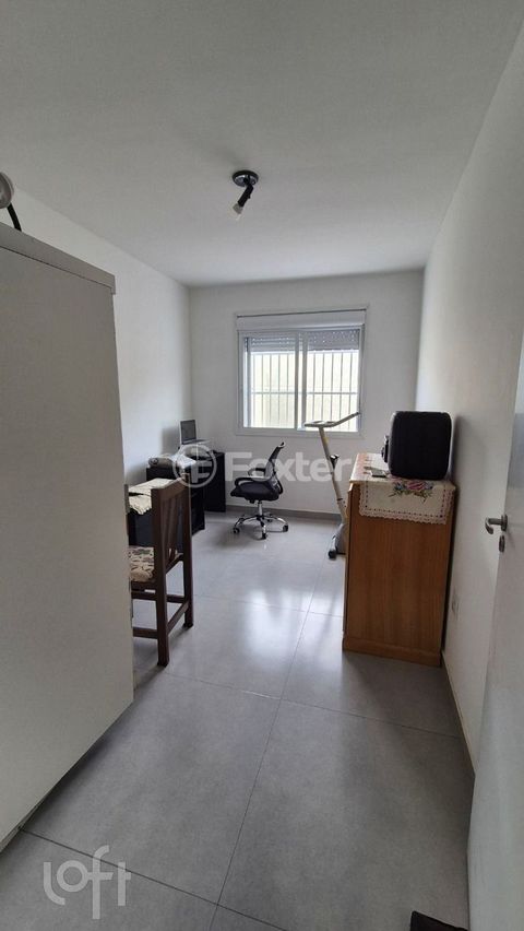 Image 10 - 872702