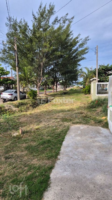 Image 18 - 872702