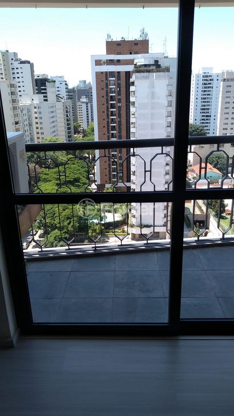 Image 14 - 872737
