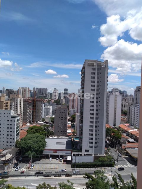 Image 15 - 872737