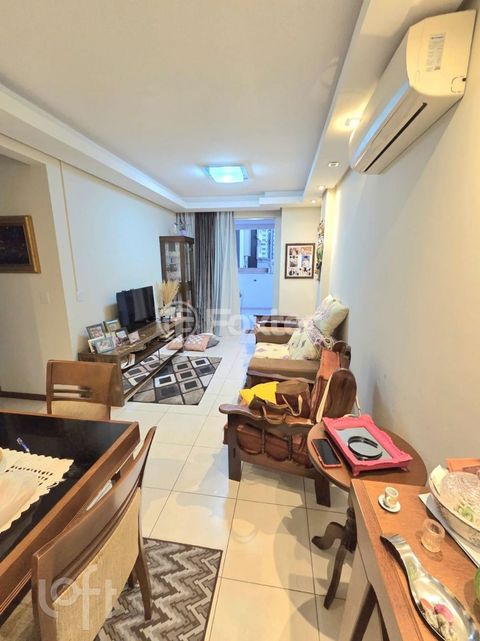 Image 6 - 872739