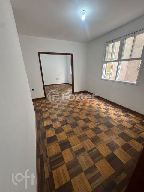 Image 6 - 872743