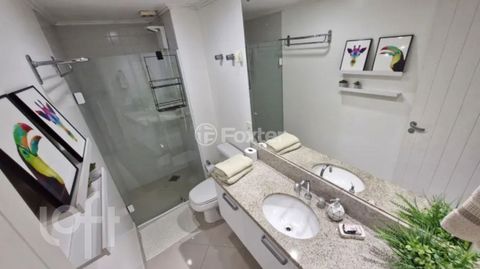 Image 8 - 872757