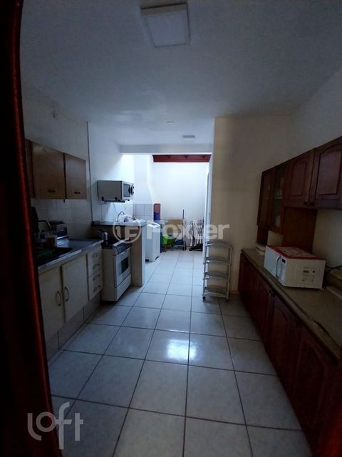 Image 3 - 872774