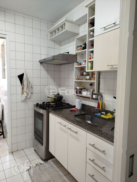 Image 3 - 872796