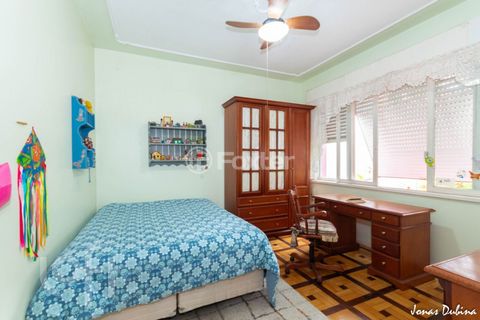 Image 19 - 872858
