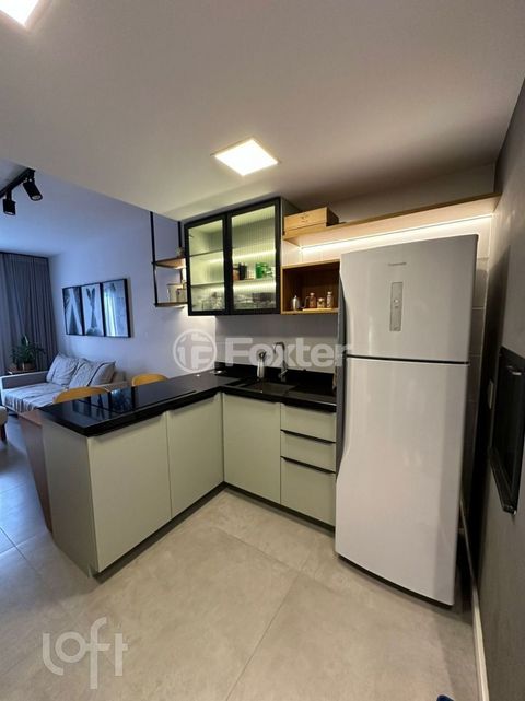 Image 7 - 872864
