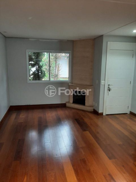Image 3 - 872882