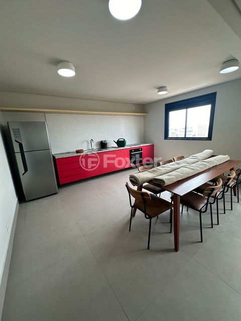 Image 4 - 872883