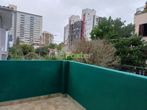 Image 7 - 872888