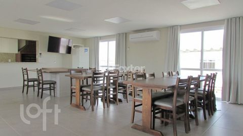 Image 11 - 872975