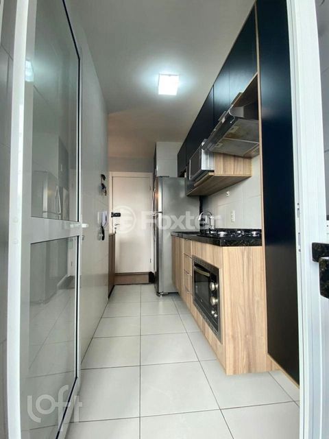 Image 7 - 872994
