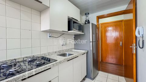 Image 8 - 873010