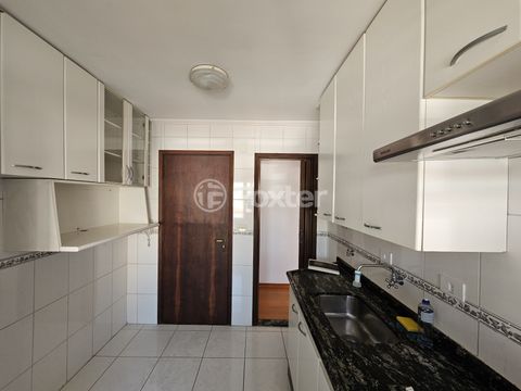 Image 8 - 873090