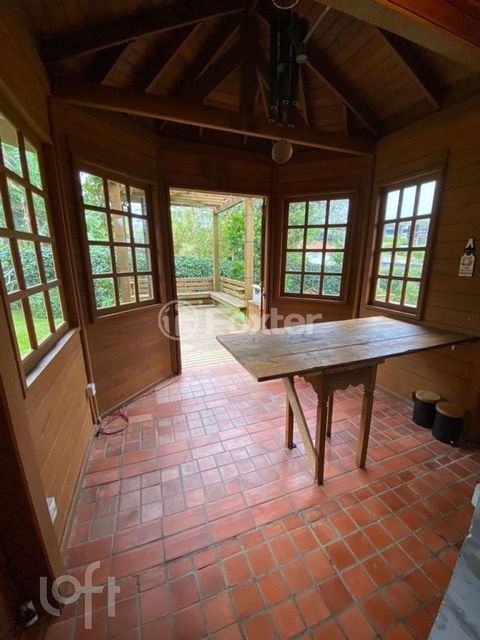 Image 11 - 873123