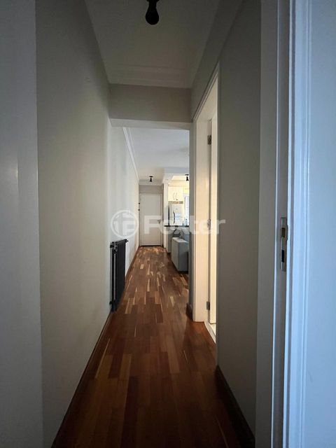 Image 10 - 873287
