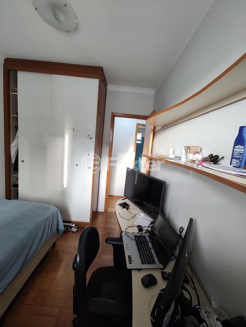 Image 8 - 873291
