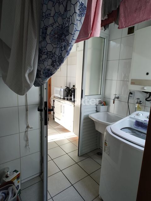 Image 9 - 873291