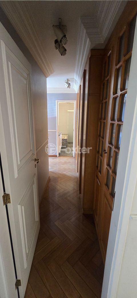 Image 8 - 873304