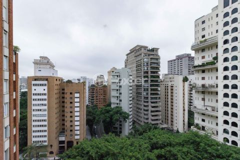 Image 5 - 873379