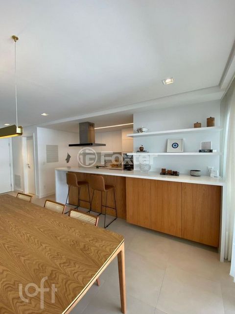 Image 3 - 873577