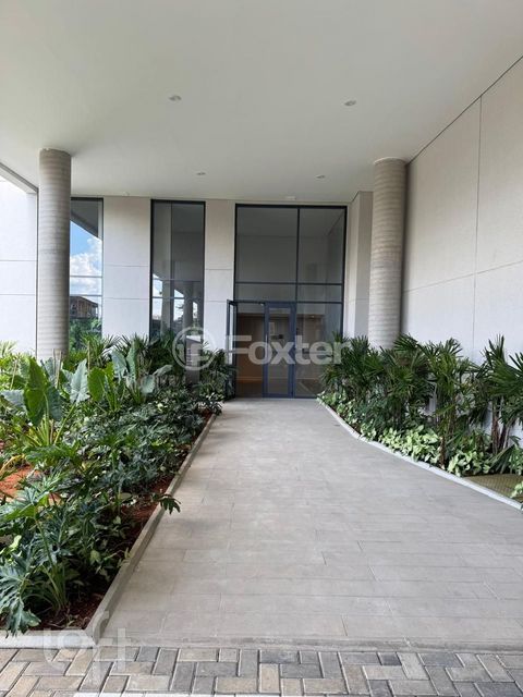 Image 16 - 873583