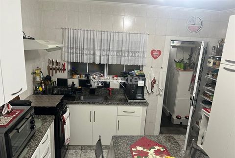 Image 19 - 873676