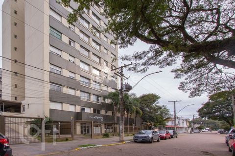 Image 11 - 873687
