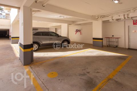 Image 16 - 873696