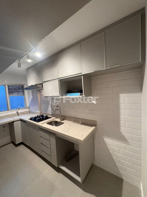 Image 3 - 873710
