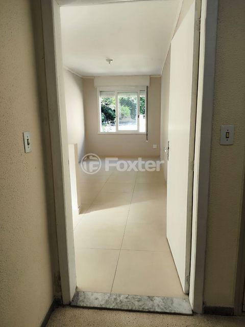Image 7 - 873792