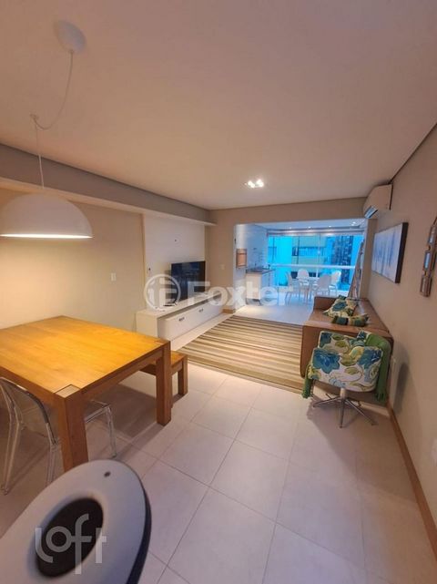 Image 8 - 873802