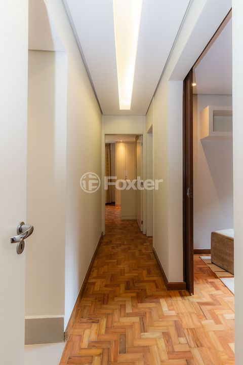 Image 6 - 873803