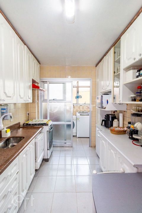 Image 6 - 873816