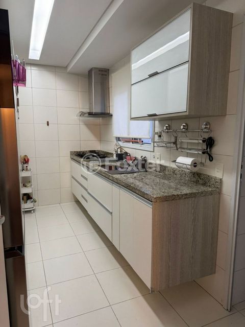 Image 3 - 873887