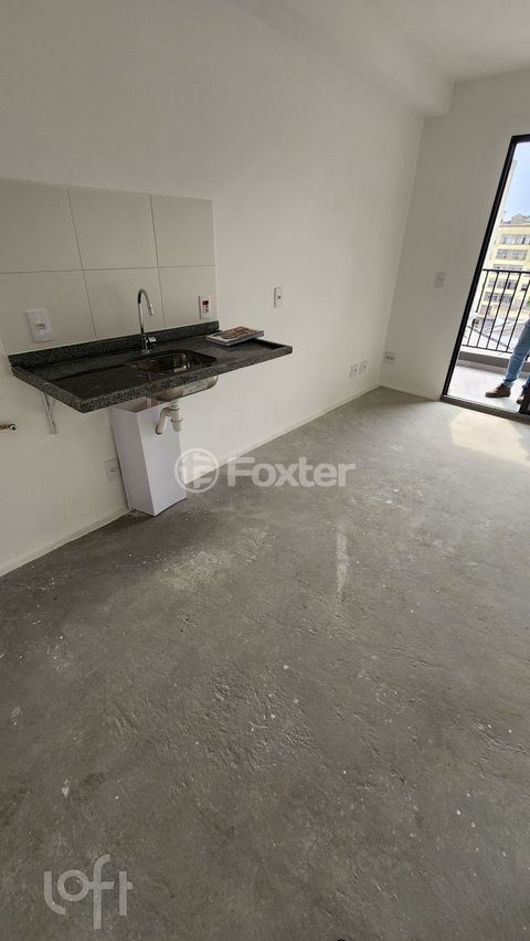 Image 1 - 873935