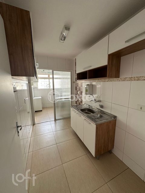 Image 4 - 873946