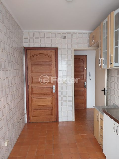 Image 6 - 873957