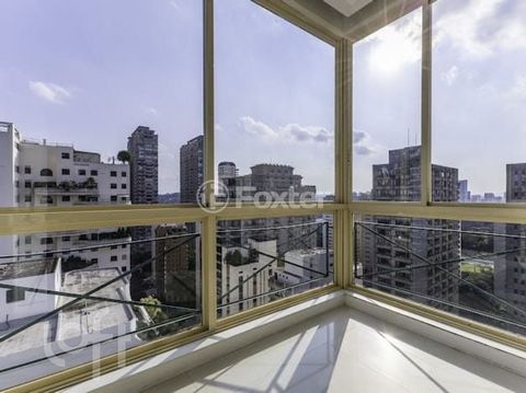 Image 11 - 874032