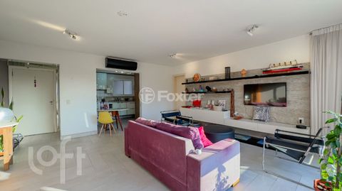 Image 4 - 874037