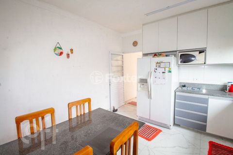 Image 4 - 874063