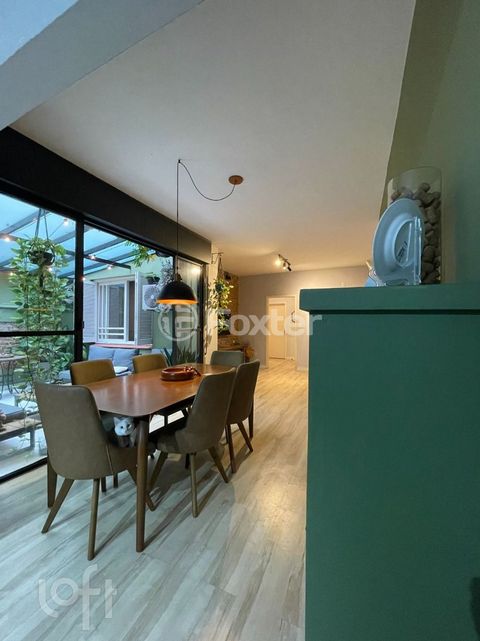 Image 6 - 874069