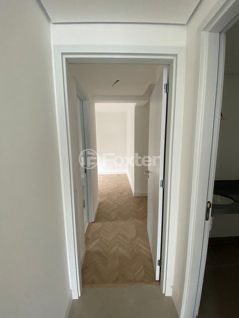 Image 11 - 874083