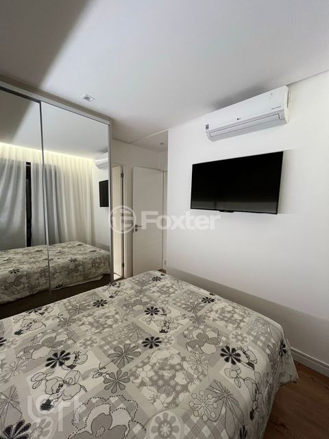 Image 7 - 874117
