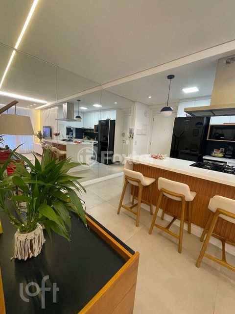 Image 10 - 874134