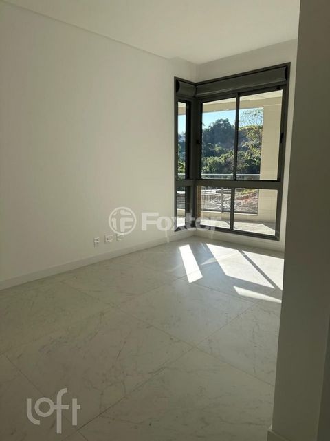 Image 7 - 874151