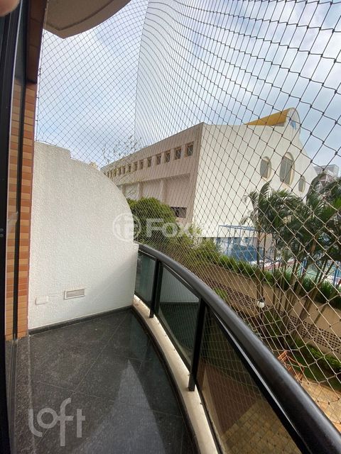 Image 1 - 874185