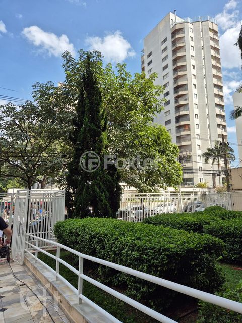 Image 11 - 874203